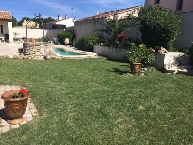 Coquet 2 Pieces Au Calme Avec Piscine Villa Fontvieille Exteriör bild