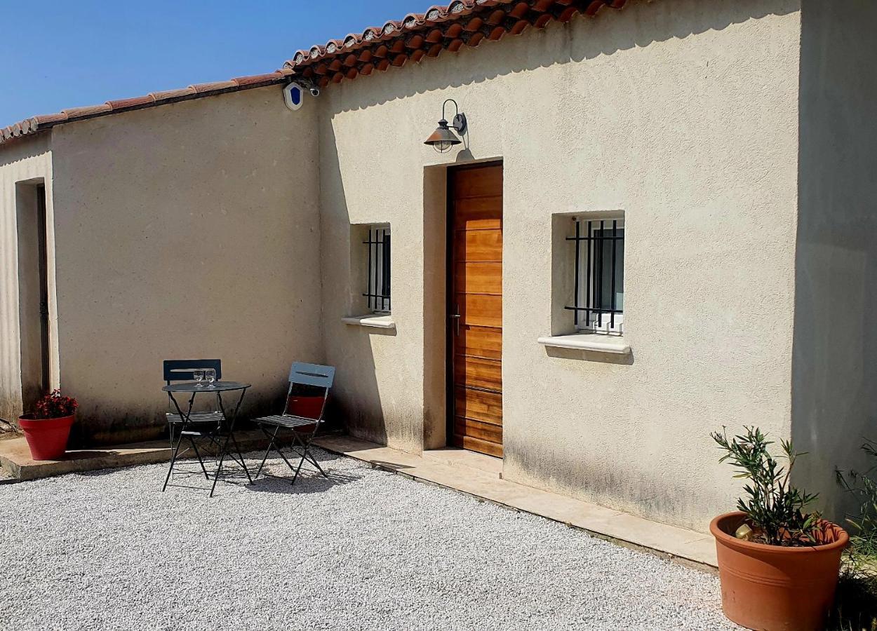 Coquet 2 Pieces Au Calme Avec Piscine Villa Fontvieille Exteriör bild