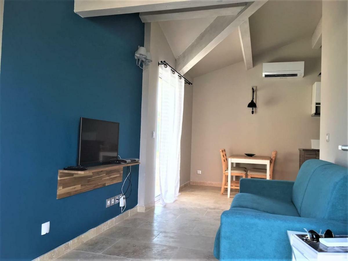 Coquet 2 Pieces Au Calme Avec Piscine Villa Fontvieille Exteriör bild