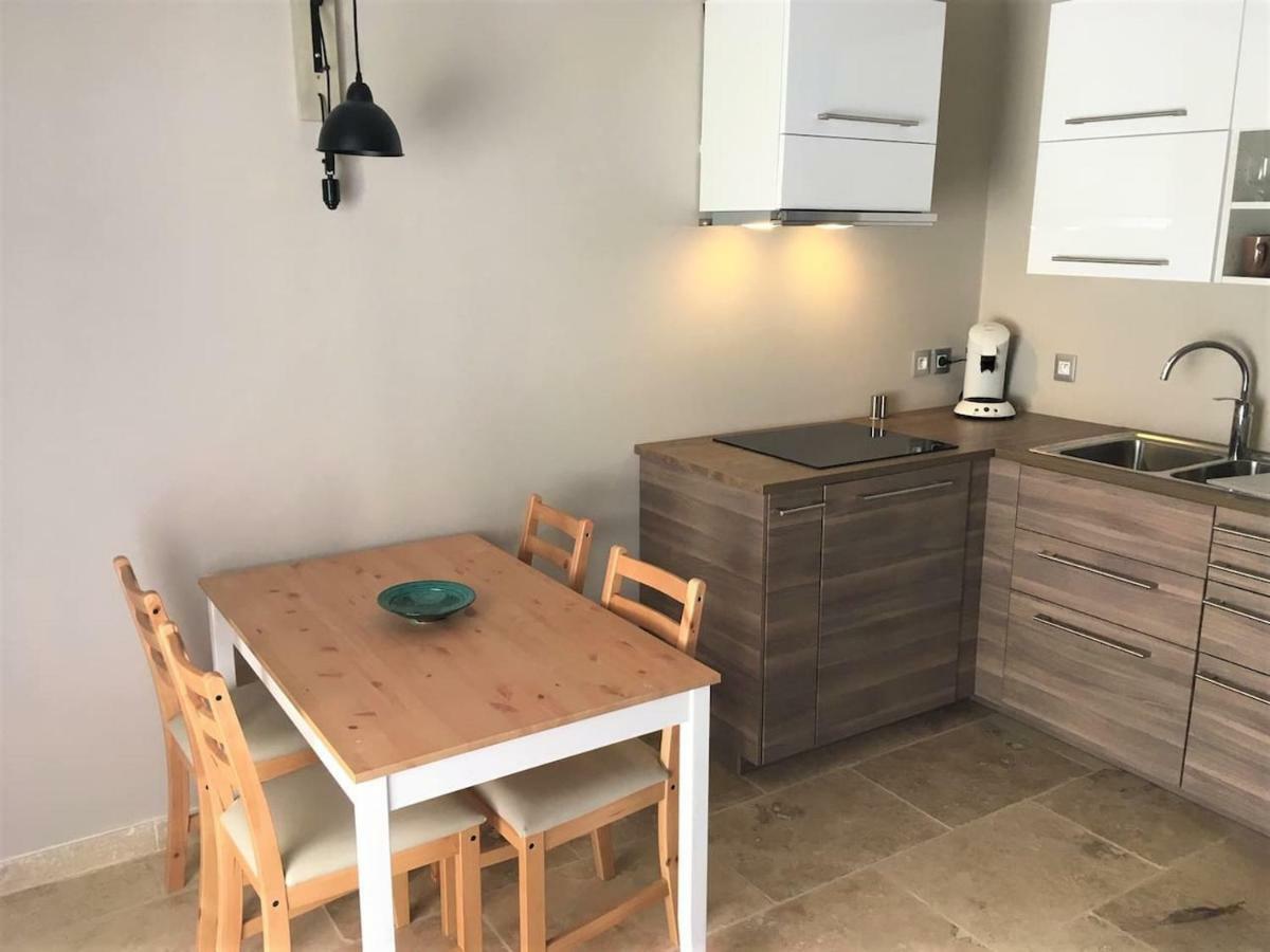 Coquet 2 Pieces Au Calme Avec Piscine Villa Fontvieille Exteriör bild